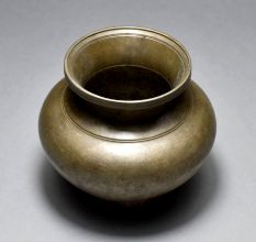 Plain Brass Water Pot for Home Decoration from Gujarat