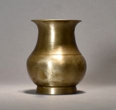 A Pure Holy Water Pot With Plain Himalayan Art