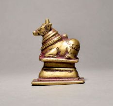 Lord Shiva Brass Nandi Bull In Sitting Pose For Decor