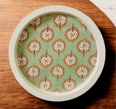 Designer Green Cemented Plate for Home Decor