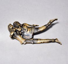 Handcrafted Vintage Nut Cutter with Couple Design