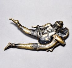 Handcrafted Vintage Nut Cutter with Couple Design