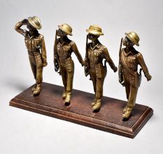 Vintage Soldiers Saluting Collectible Set on Wooden Stand