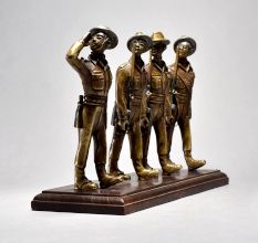 Vintage Soldiers Saluting Collectible Set on Wooden Stand