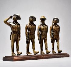 Vintage Soldiers Saluting Collectible Set on Wooden Stand