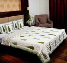 Botanic Charm Cotton Quilt