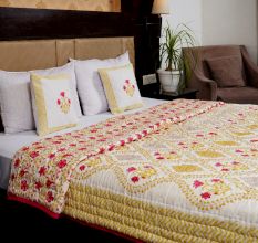 Sunshine Petal Jaipuri Quilt