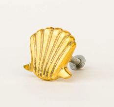 Handmade Golden Brass Scallop Shell Knob – Elegant Cabinet and Drawer Pull