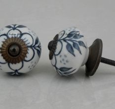 Grey Hawthorn Knob (1)