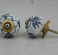 Grey Hawthorn Knob (1)