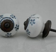 Tiny Floral Grey Knob (1)
