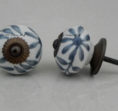 Grey Floral Leaf Knob (1)