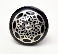 Black Strewn Flat Knob