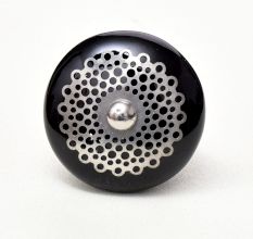 Black Strewn Flat Knob