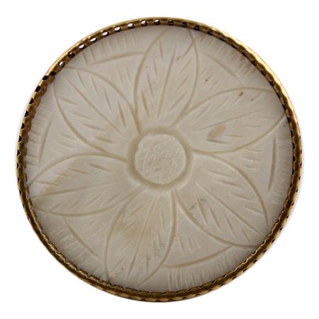 Round Cream Flower Metal And Bone Wine Stopper