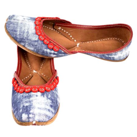 Red Button Handmade Comfortable Punjabi Juttis