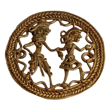Round Rope Border Couple Brass Dhokra Art