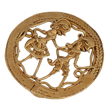 Impressive Rural Design And Intricate Patterns On Circular Brass Frame