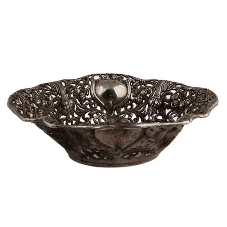 Stainless Steel Ashtray With A Unique Design