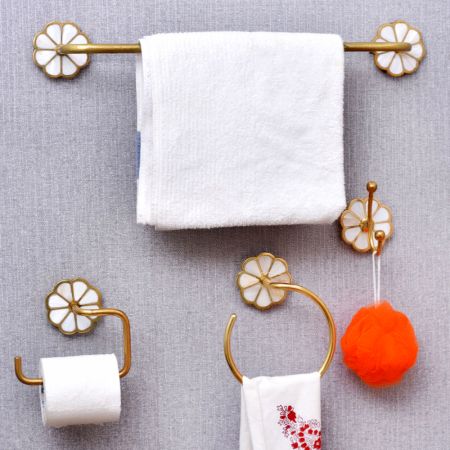 Set of 4 Mother of Pearl Bathroom Hardware Accessories