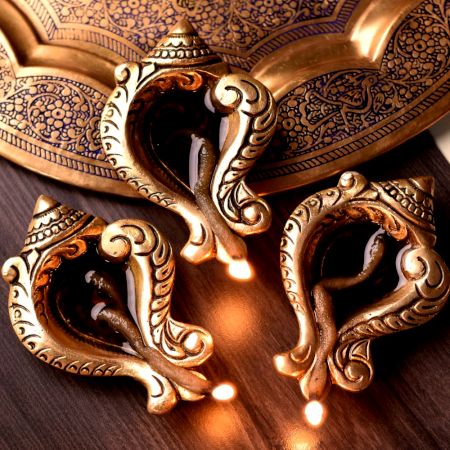 Decorative Conch Single Wick Oil Lamp Diwali Diya Pack of 3