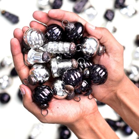 25 Pieces Modern Black and Silver Glass Ornaments For Tree Decoration