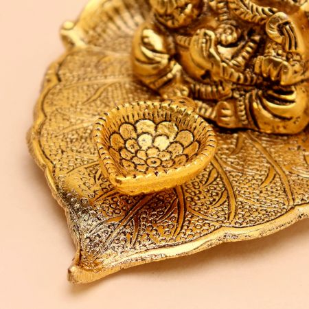Modern Aluminium Ganpati on Leaf Diwali Diya Oil Lamp
