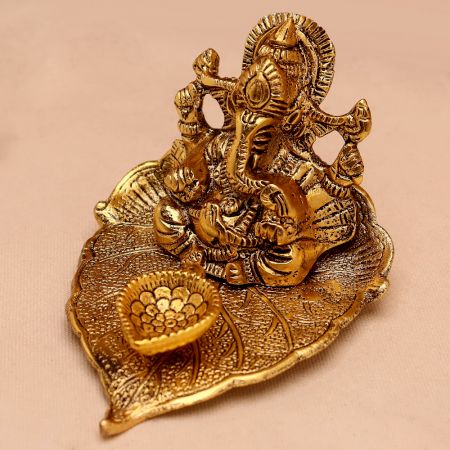 Modern Aluminium Ganpati on Leaf Diwali Diya Oil Lamp