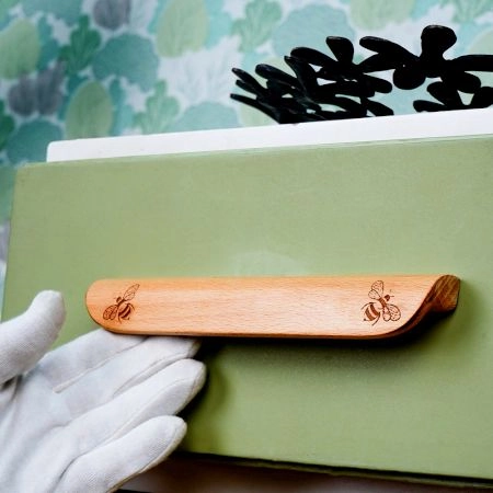 Natural Wooden Bee Door Handles 6 Pieces