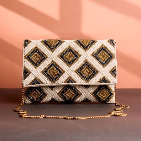 Luxury Geometric Beaded Clutch with Gold Chain – Ivory, Gold & Black Diamond Pattern