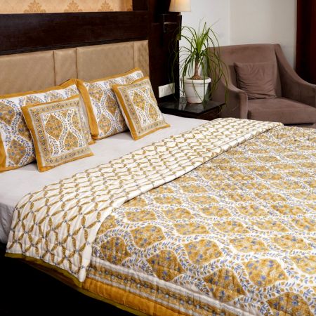 Amber Bloom Cotton Quilt