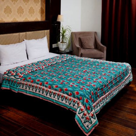 Crimson Leaf Cotton Quilt