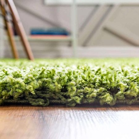 Trendy Green Shaggy Bedroom Rug