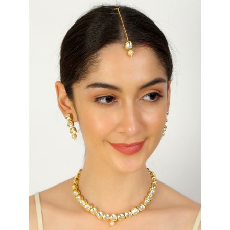 Handmade Minimal Kundan Necklace Set With Earrings And Maang Tikka