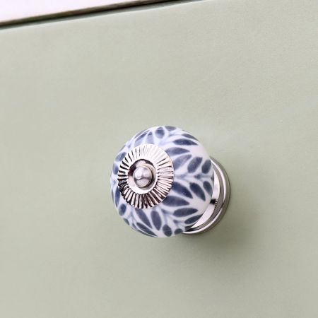 Grey Leaf Knob (1)