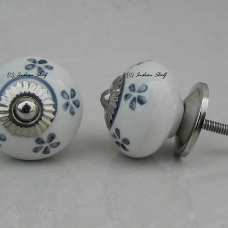 Tiny Floral Grey Knob (1)