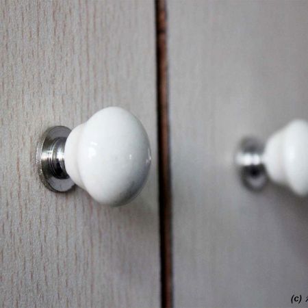 Cream Tiny Knob