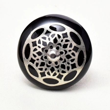 Black Strewn Flat Knob