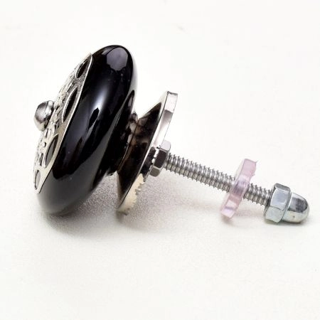 Black Strewn Flat Knob
