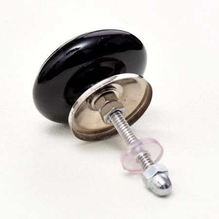 Black Strewn Flat Knob