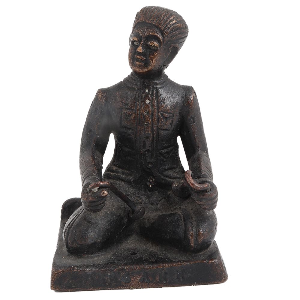 Brass English Gentlemen Sitting Statue Holding Twisted rods