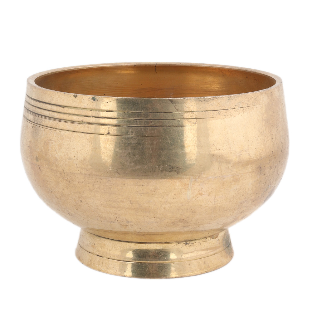 Shining Yet Pot Plain In South Indian Art