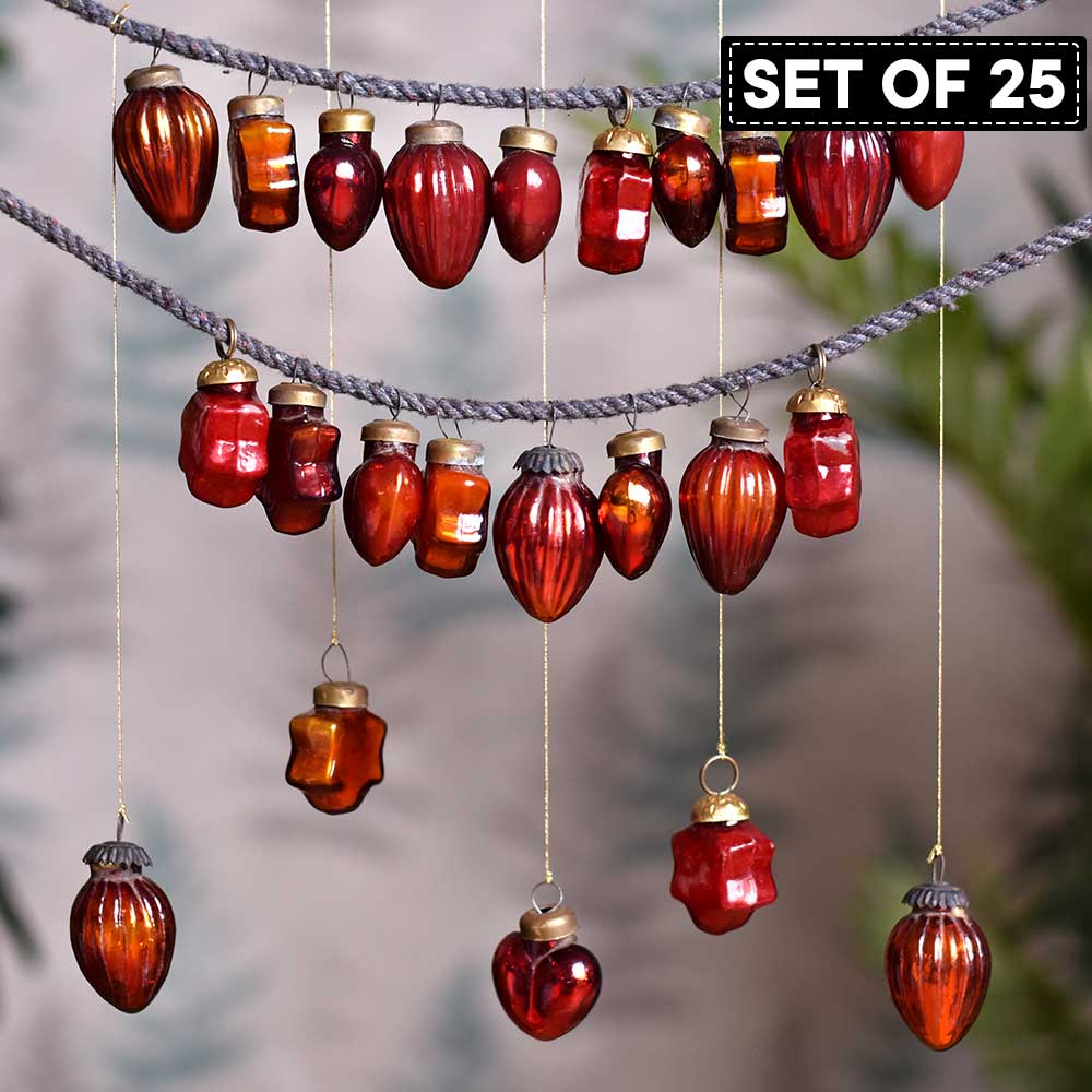 25 Pieces Red Tiny Christmas Ornaments
