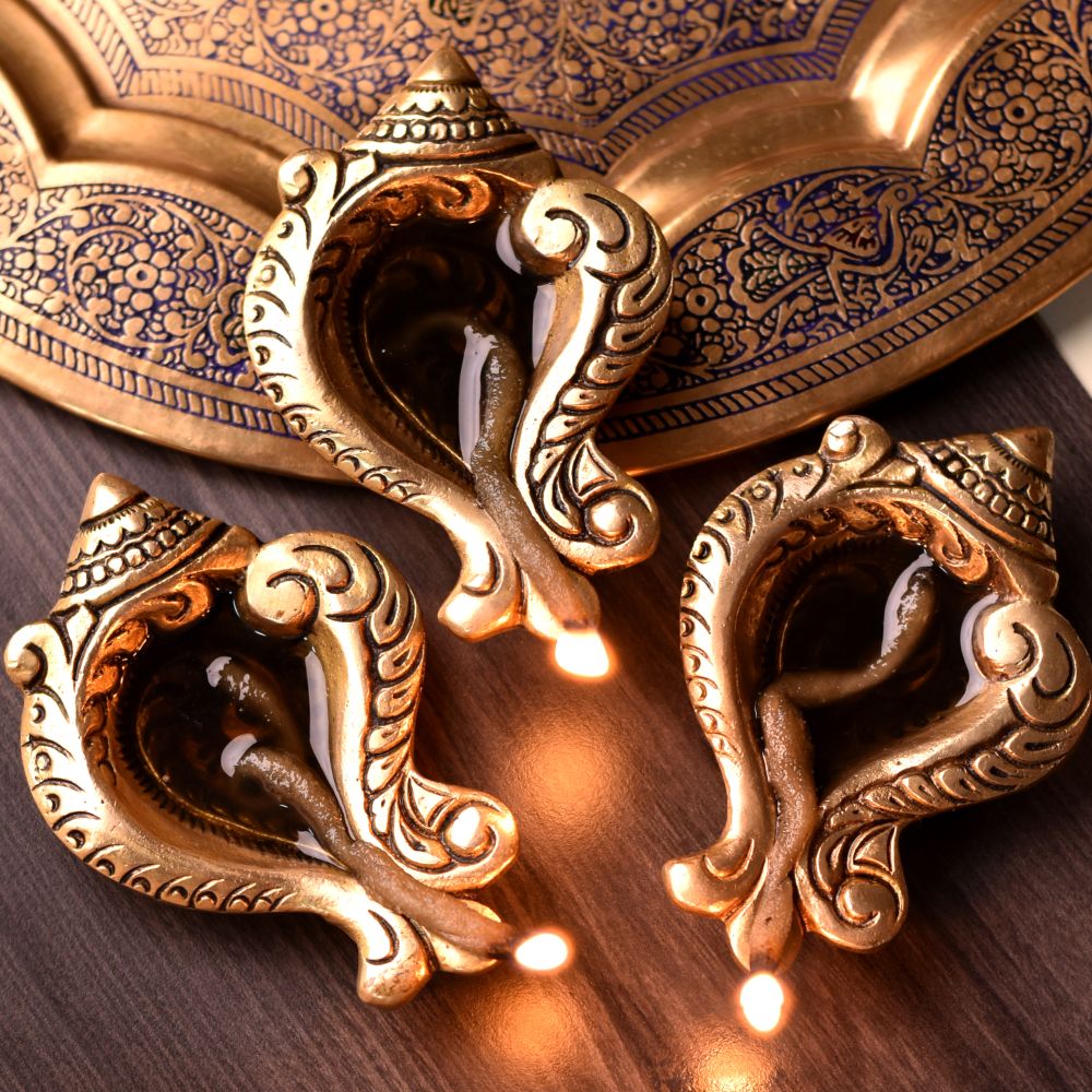 Decorative Conch Single Wick Oil Lamp Diwali Diya Pack of 3