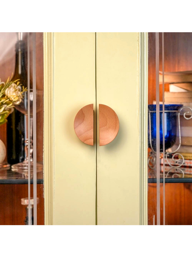 Almirah Handles: The Grip That Holds Style