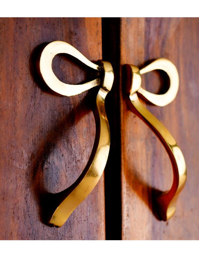 Brass Door Handles: A Tale Forged in Tradition