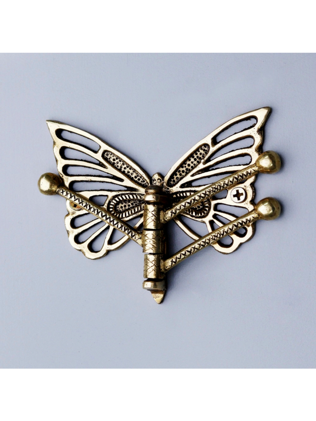 What Makes Brass Hangers a Statement of Sophistication?