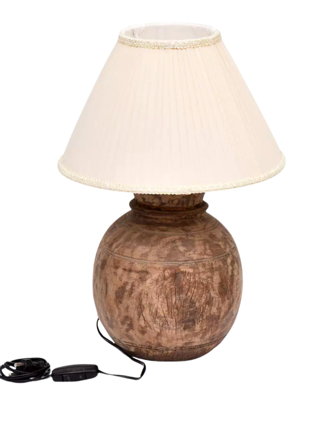 Brass Table Lamp That Echoes Old-World Nobility